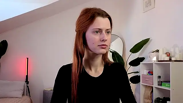 Snapshot of doll_lesli chatting on 12, 9, 2025 doll lesli online show from 12, 9, 2025