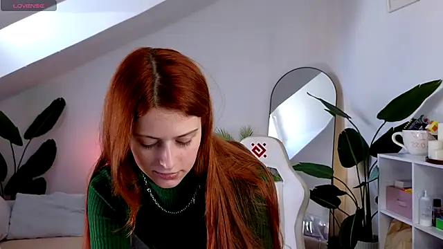 Snapshot of doll_lesli chatting on 8, 10, 2025 doll lesli online show from 8, 10, 2025