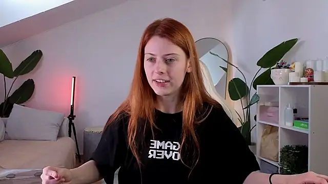 Snapshot of doll_lesli chatting on 10, 10, 2025 doll lesli online show from 10, 10, 2025