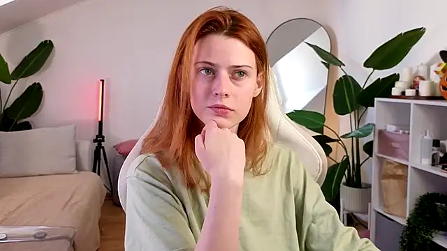 Snapshot of doll_lesli chatting on 24, 10, 2025 doll lesli online show from 24, 10, 2025