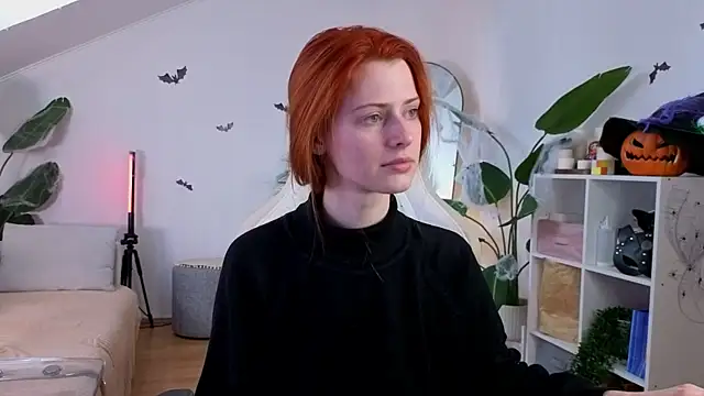 Snapshot of doll_lesli chatting on 2, 11, 2025 doll lesli online show from 2, 11, 2025