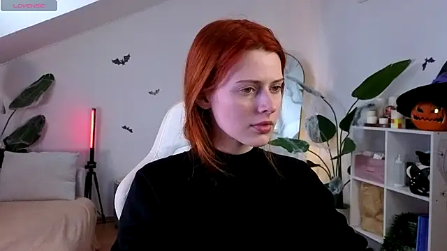 Snapshot of doll_lesli chatting on 5, 11, 2025 doll lesli online show from 5, 11, 2025