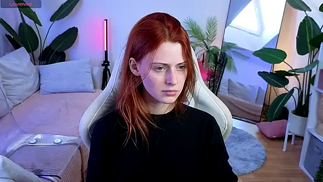 Snapshot of doll_lesli chatting on 8, 11, 2025 doll lesli online show from 8, 11, 2025