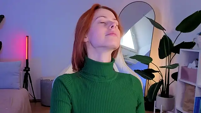 Snapshot of doll_lesli chatting on 28, 11, 2025 doll lesli online show from 28, 11, 2025