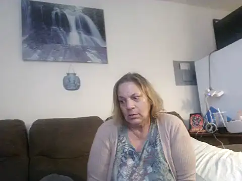 Snapshot of Victoria121565 chatting on 8, 6, 2026 Victoria121565 online show from 8, 6, 2026