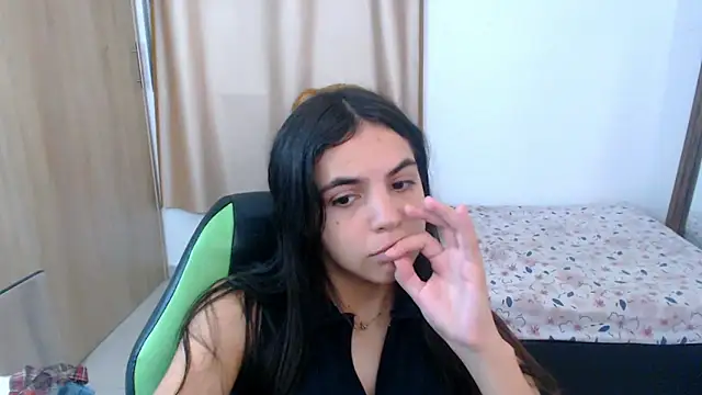  elenna online show from 4, 3, 2025