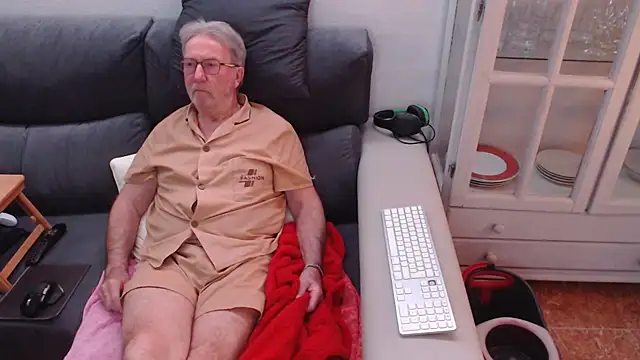 Snapshot of Nudelschwanz chatting on 21, 2, 2025 Nudelschwanz online show from 21, 2, 2025