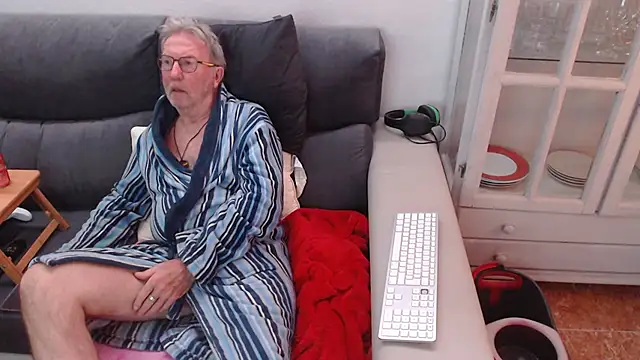 Snapshot of Nudelschwanz chatting on 23, 2, 2025 Nudelschwanz online show from 23, 2, 2025