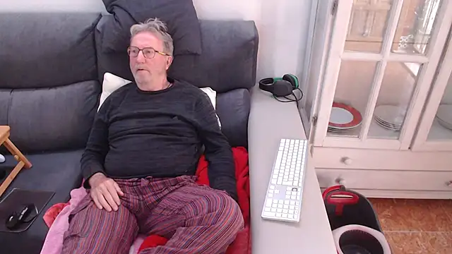 Snapshot of Nudelschwanz chatting on 24, 2, 2025 Nudelschwanz online show from 24, 2, 2025