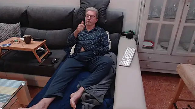 Snapshot of Nudelschwanz chatting on 27, 2, 2025 Nudelschwanz online show from 27, 2, 2025