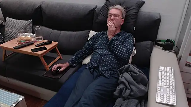 Snapshot of Nudelschwanz chatting on 3, 3, 2025 Nudelschwanz online show from 3, 3, 2025