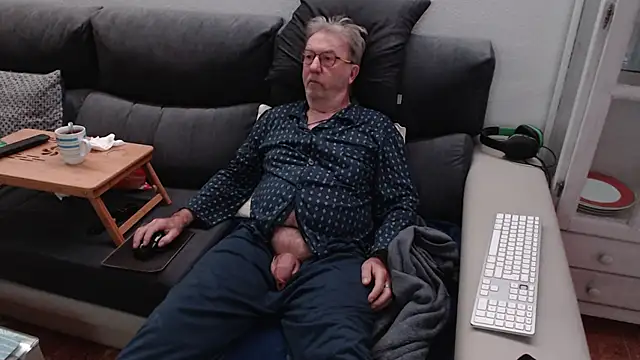 Snapshot of Nudelschwanz chatting on 5, 3, 2025 Nudelschwanz online show from 5, 3, 2025