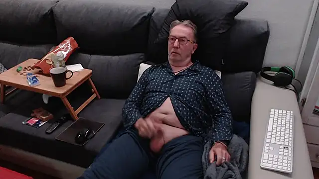 Snapshot of Nudelschwanz chatting on 11, 3, 2025 Nudelschwanz online show from 11, 3, 2025