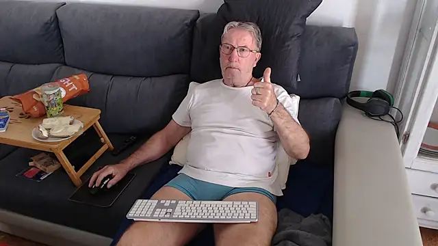 Snapshot of Nudelschwanz chatting on 11, 3, 2025 Nudelschwanz online show from 11, 3, 2025