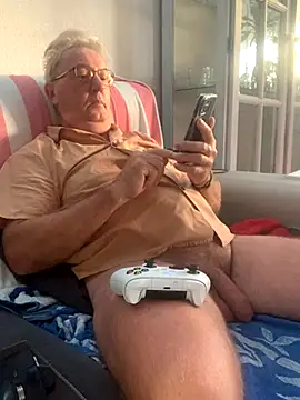 Snapshot of Nudelschwanz chatting on 23, 10, 2025 Nudelschwanz online show from 23, 10, 2025