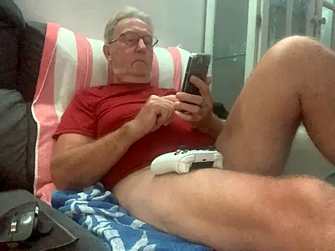 Snapshot of Nudelschwanz chatting on 25, 10, 2025 Nudelschwanz online show from 25, 10, 2025