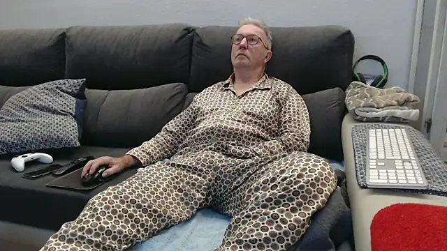 Snapshot of Nudelschwanz chatting on 9, 2, 2026 Nudelschwanz online show from 9, 2, 2026