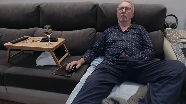 Snapshot of Nudelschwanz chatting on 21, 2, 2026 Nudelschwanz online show from 21, 2, 2026