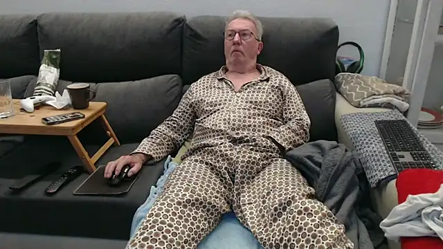 Snapshot of Nudelschwanz chatting on 1, 3, 2026 Nudelschwanz online show from 1, 3, 2026