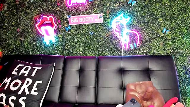 Snapshot of ThickAssRena chatting on 14, 12, 2024 ThickAssRena online show from 14, 12, 2024