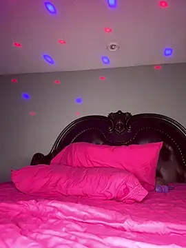 Snapshot of ThickAssRena chatting on 30, 11, 2025 ThickAssRena online show from 30, 11, 2025