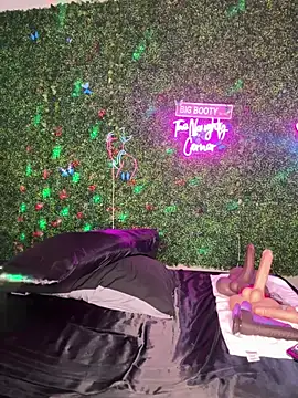 ThickAssRena online show from 30, 4, 2026