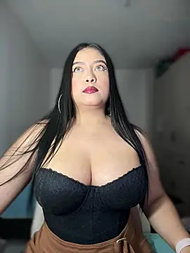 Snapshot of cami_ortiz__ chatting on 6, 1, 2025 cami ortiz online show from 6, 1, 2025