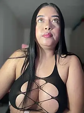Snapshot of cami_ortiz__ chatting on 28, 2, 2025 cami ortiz online show from 28, 2, 2025