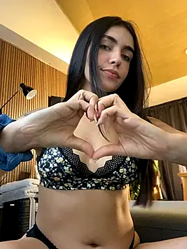 DaphneUwu online show from 8, 1, 2026