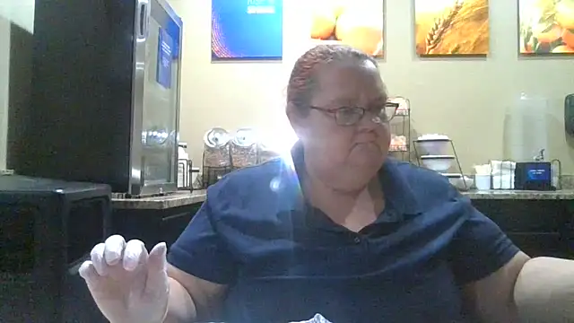 Snapshot of Hornybbw1978 chatting on 12, 12, 2024 Hornybbw1978 online show from 12, 12, 2024