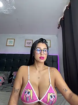 lovely violet13 online show from 25, 3, 2026