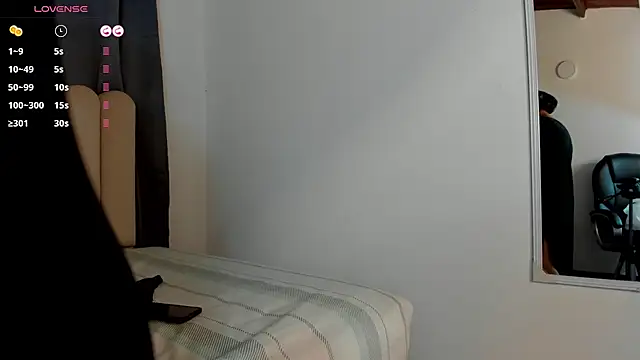 Snapshot of Dounia_nagi chatting on 29, 10, 2025 Dounia nagi online show from 29, 10, 2025