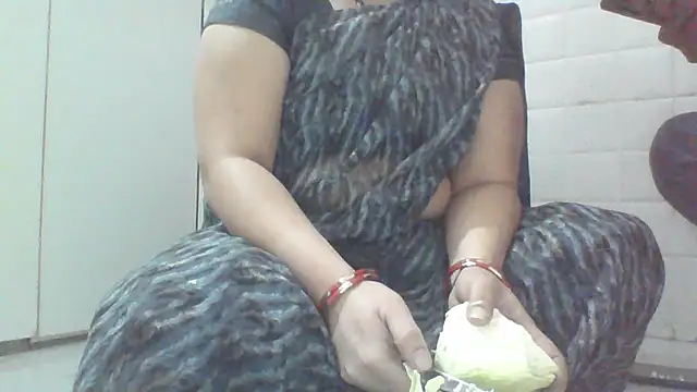Snapshot of Riyasingh9 chatting on 10, 12, 2024 Riyasingh9 online show from 10, 12, 2024