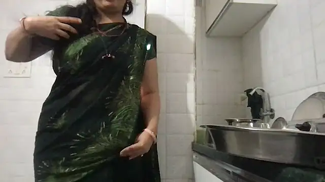 Snapshot of Riyasingh9 chatting on 5, 3, 2025 Riyasingh9 online show from 5, 3, 2025