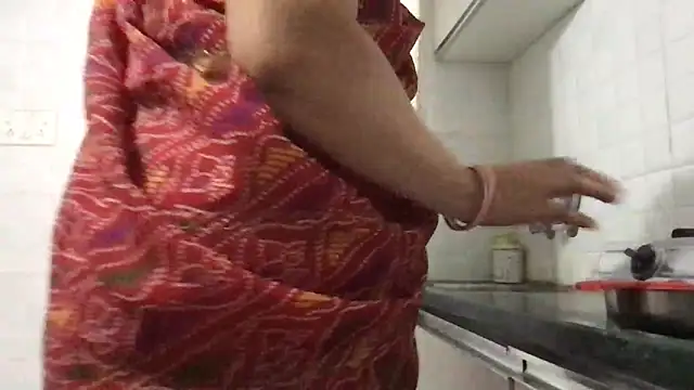 Snapshot of Riyasingh9 chatting on 6, 3, 2025 Riyasingh9 online show from 6, 3, 2025