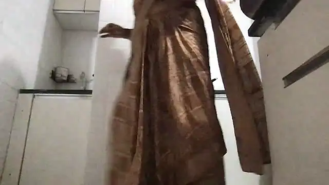 Snapshot of Riyasingh9 chatting on 26, 11, 2025 Riyasingh9 online show from 26, 11, 2025