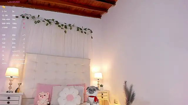 tatikiss  online show from 15, 10, 2025