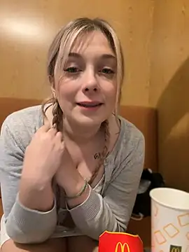 CherryAuroraa online show from 29, 12, 2024