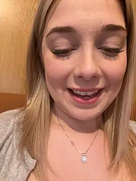 CherryAuroraa online show from 17, 1, 2025