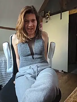 Lina lou4 online show from 6, 2, 2026