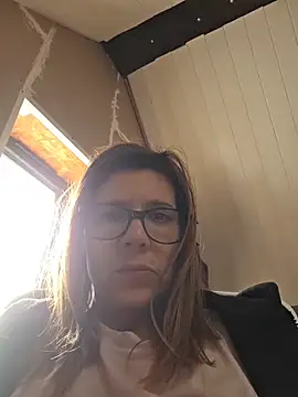 Lina lou4 online show from 5, 3, 2026