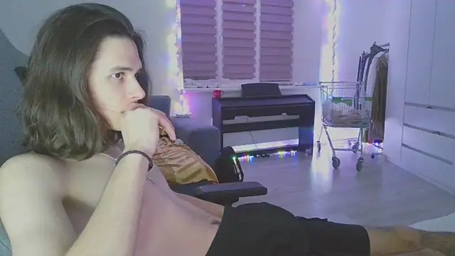 CandyChell online show from 7, 2, 2025