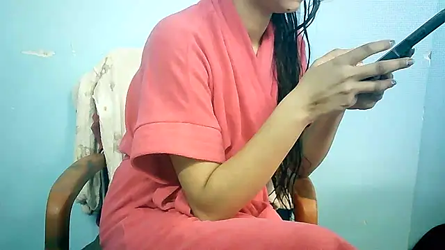 Snapshot of lovelydesi21 chatting on 21, 12, 2024 lovelydesi21 online show from 21, 12, 2024