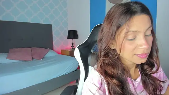 Snapshot of cora_22 chatting on 9, 9, 2025 cora 22 online show from 9, 9, 2025