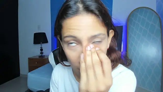 Snapshot of cora_22 chatting on 4, 10, 2025 cora 22 online show from 4, 10, 2025