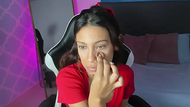 Snapshot of cora_22 chatting on 23, 10, 2025 cora 22 online show from 23, 10, 2025