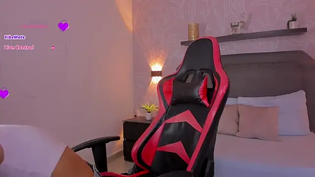 Snapshot of cora_22 chatting on 27, 10, 2025 cora 22 online show from 27, 10, 2025