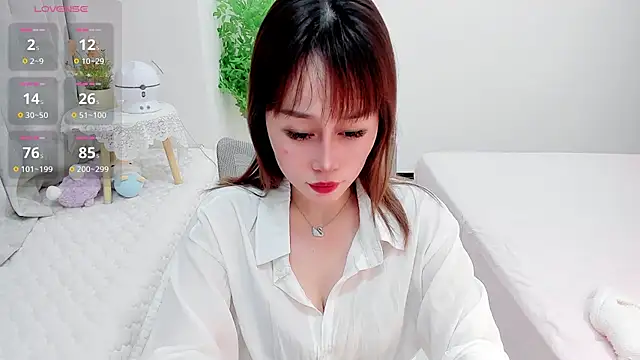 Vivian-6 online show from 4, 3, 2025