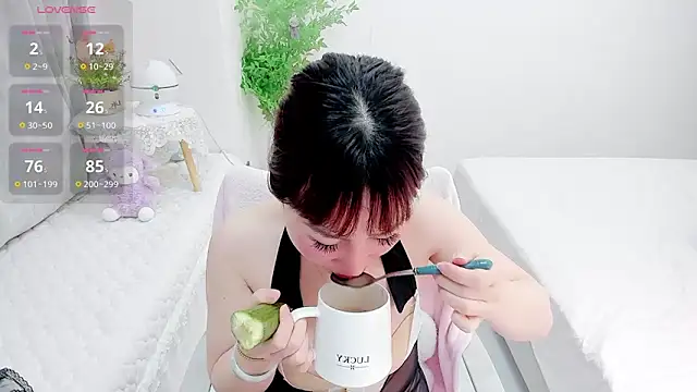 Vivian-6 online show from 14, 3, 2025