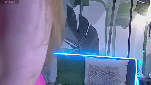 RubyValen online show from 17, 1, 2025